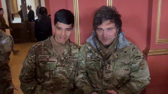 Milei almorzó en la Rosada con los granaderos por el 17 de agosto