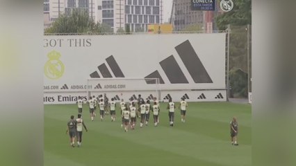 Empieza el entreno y Xabi tiene una charla con un jugador: muy significativo