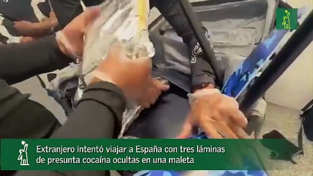Extranjero intentó viajar a España con tres láminas de presunta cocaína ocultas en una maleta_1