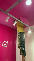 Alarme entrega ladrão em Copacabana: suspeito é encontrado no teto de loja