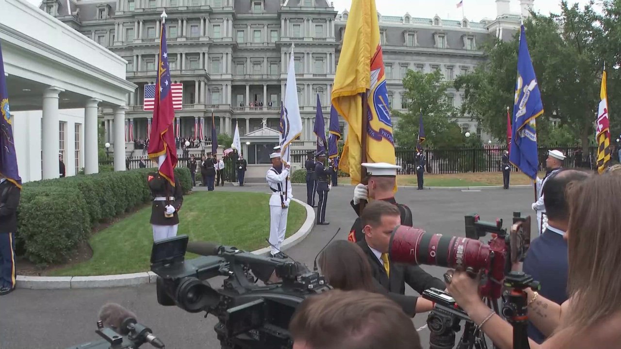 Saludo oficial entre Trump y Zelenski