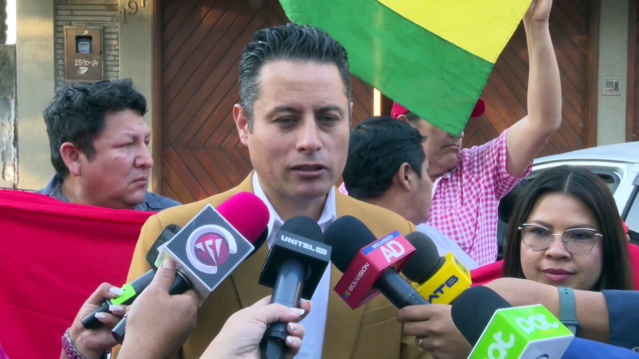 Edman Lara se acuerda del ‘cogotazo’ de Holguín y le manda un mensaje a él y a los jefes policiales