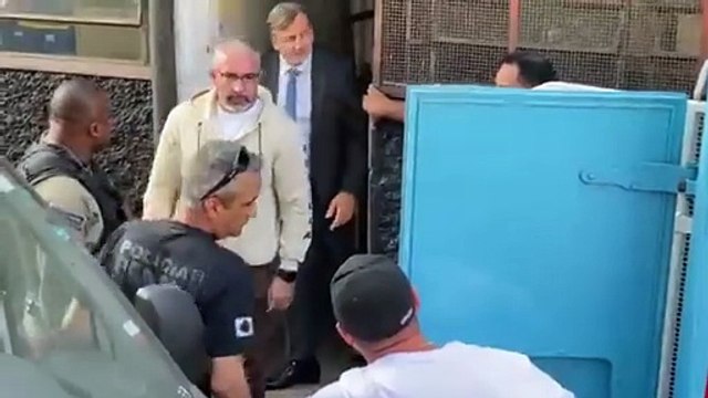 Chorando, Hytalo Santos e marido são transferidos para presídio; veja