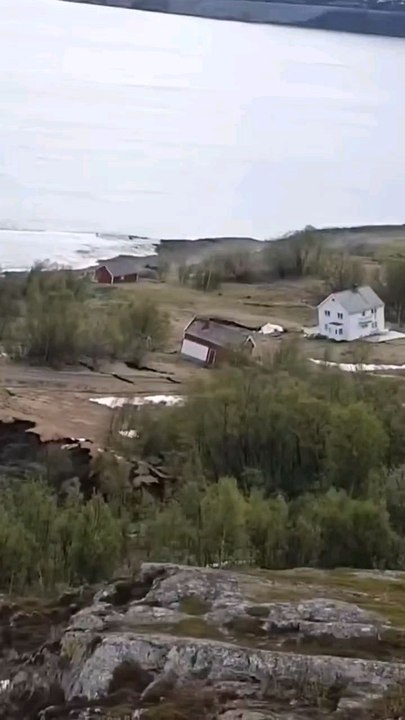 Impression Lorsque ton village disparaît englouti en quelques petites minutes