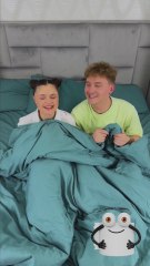 The never-ending blanket war 😂😴 #funnycouples #relatable #comedy