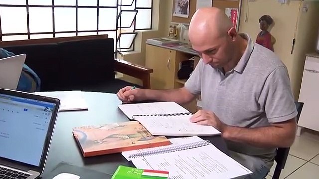 2018-05-06-10h14m56s-[640x360] Os desafios dos paranaenses para aprender um novo idioma (parte 1) - G1 Paraná - Painel RPC