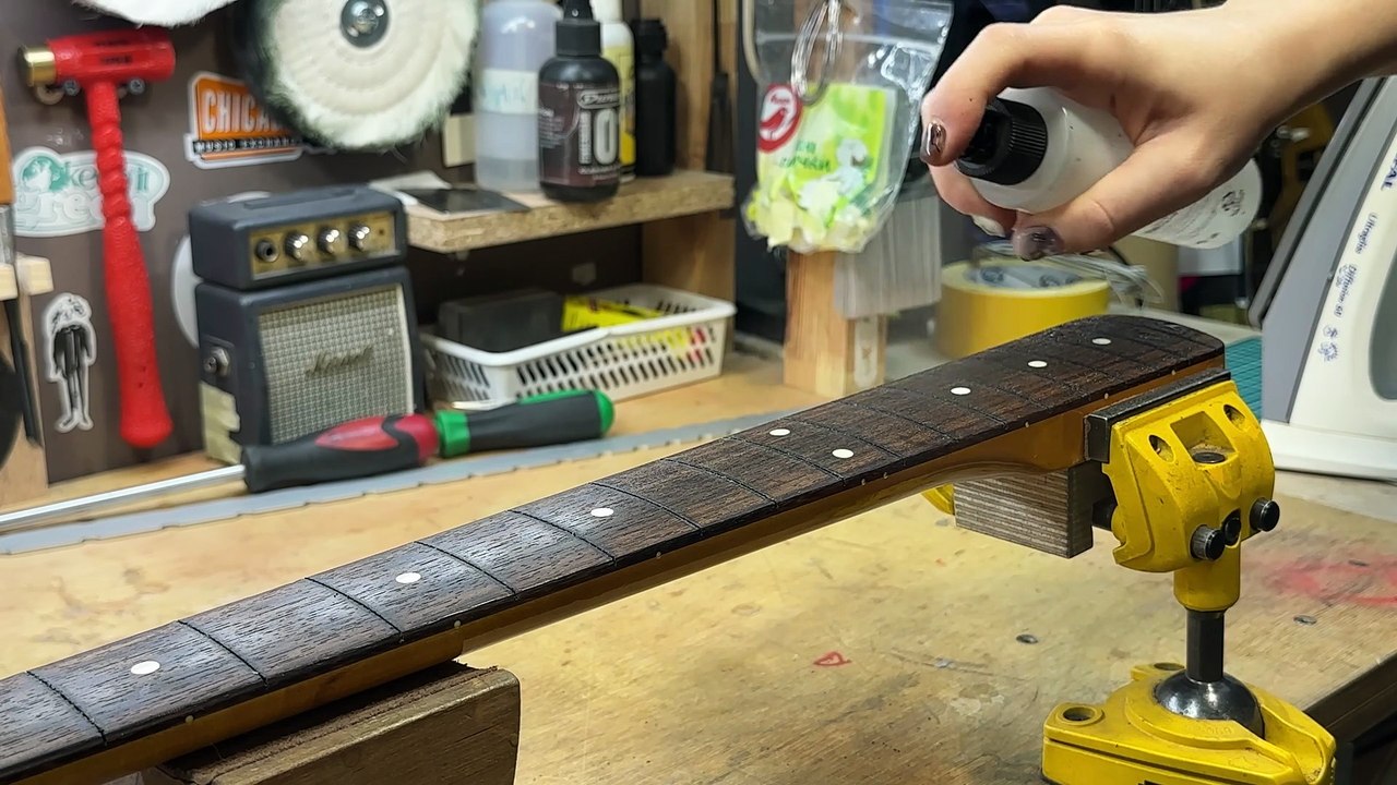 Extremely hard and difficult neck repair of Fender Jazz Bass (Oct 6, 2023) [Tanya Shpachuk]