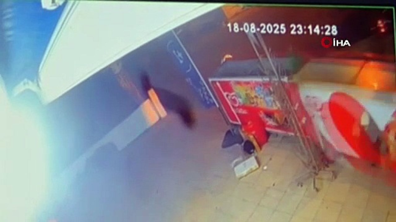 İstanbul'da alkollü trafik canavarı aracıyla bir dükkana daldı!