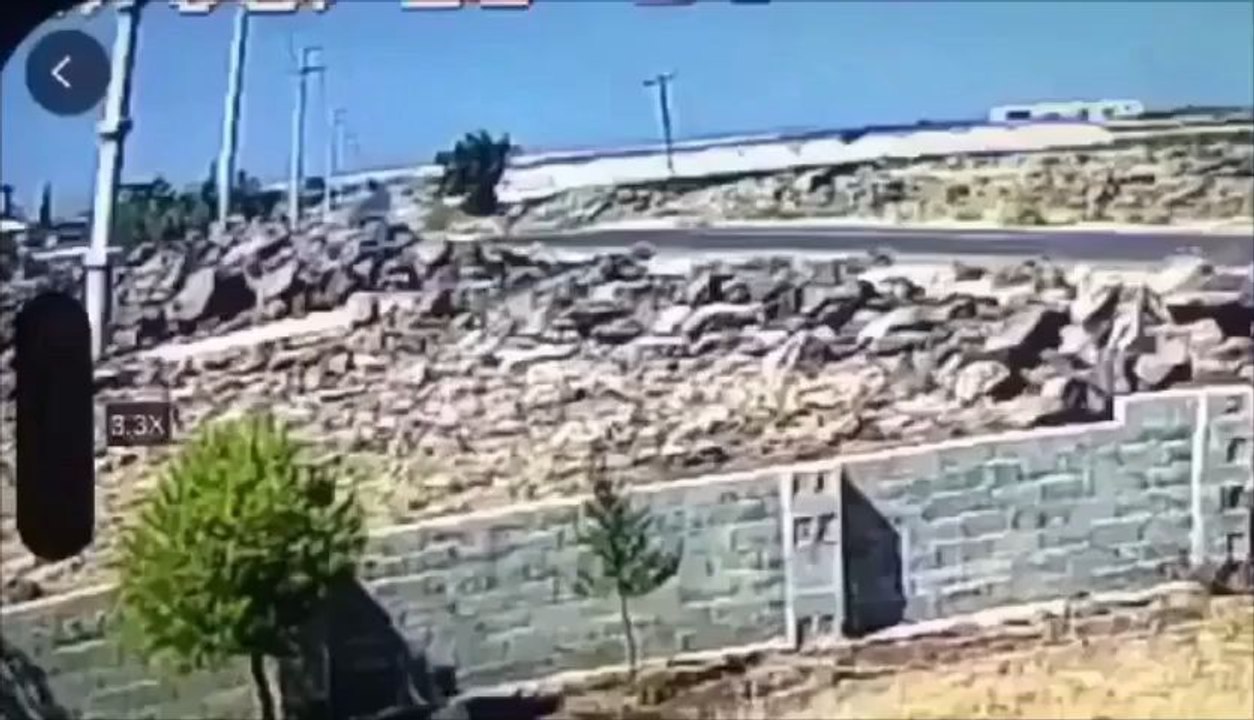 Şanlıurfa’nın Viranşehir ilçesinde kontrolden çıkan bir otomobilin takla atması sonucu meydana gelen kazada 2 kişi yaralandı