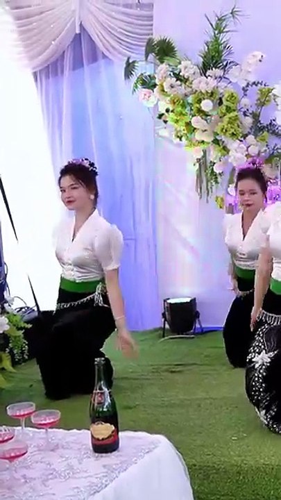 Fascinated by the morning group dance
