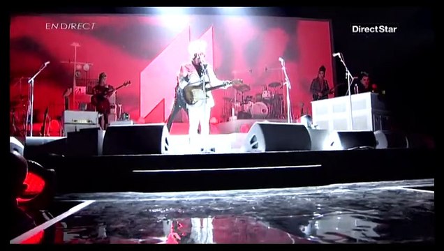 Johnny Hallyday & M – Tanagra en duo live à Bercy (17 décembre 2010 – Direct Star)