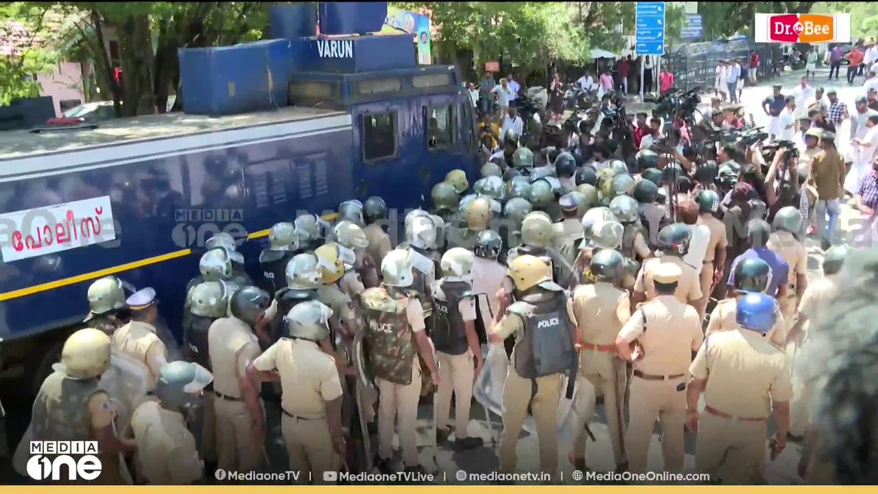 വോട്ട് കൊള്ളയിൽ ചീഫ് ഇലക്ടറൽ ഓഫീസിലേക്ക് യൂത്ത്...