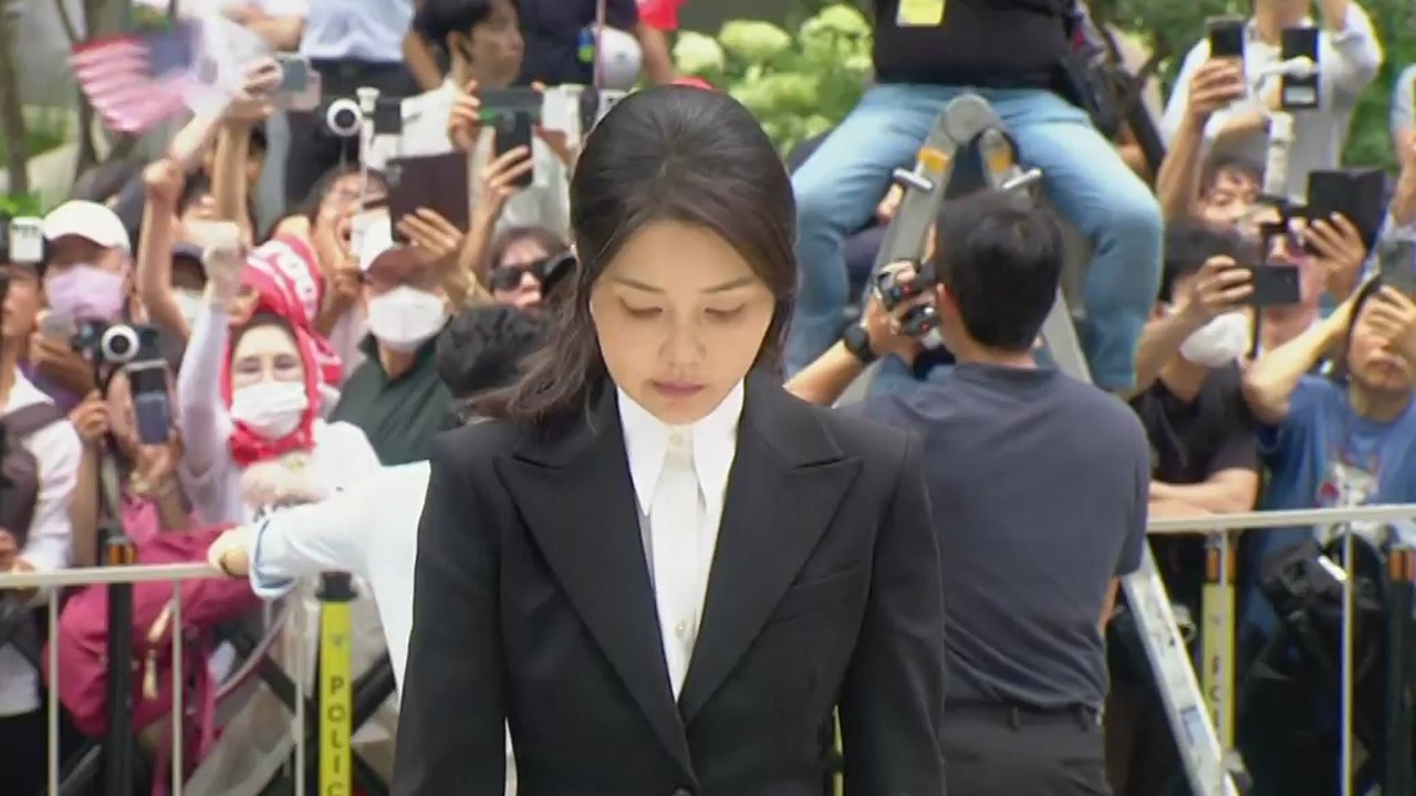 특검, '건진법사' 구속영장 청구...김건희 모레 재소환 통보 / YTN