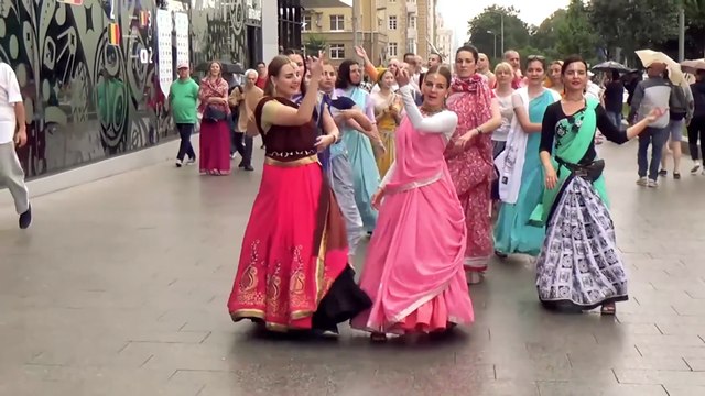 Hare Krishna Hare Rama Mantra | Iskcon Kirtan | Krishna Bhajan