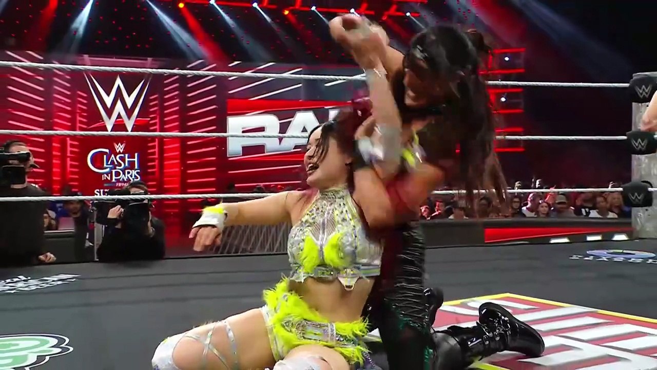 Iyo Sky vs. Raquel Rodriguez (w/ Roxanne Perez) | Rhea Ripley saves Iyo Sky from The Judgment Day - Raw August 18, 2025