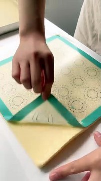 Will you try these mini cheesecakes? #recipe #baking #cooking