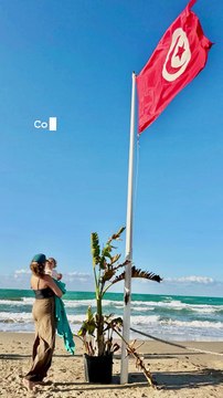 Sonia Mabrouk a publié une vidéo de ses vacances au Maroc. On la voit avec sa fille dans les bras. @somabrouk