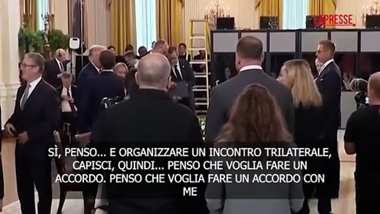 Trump sussurra a Macron: "Putin vuole fare accordo per me"
