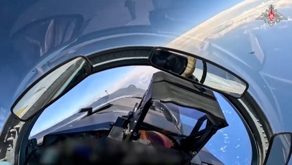 A vista de pájaro: bombarderos rusos recorriendo el mar de Japón