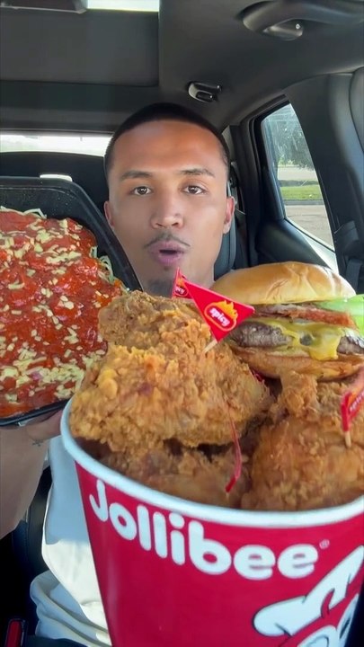 Follow for more ASMR videos🌮🍟 Credits: @lifeofcian_ #mukbang #asmr #fastfood #asmreating