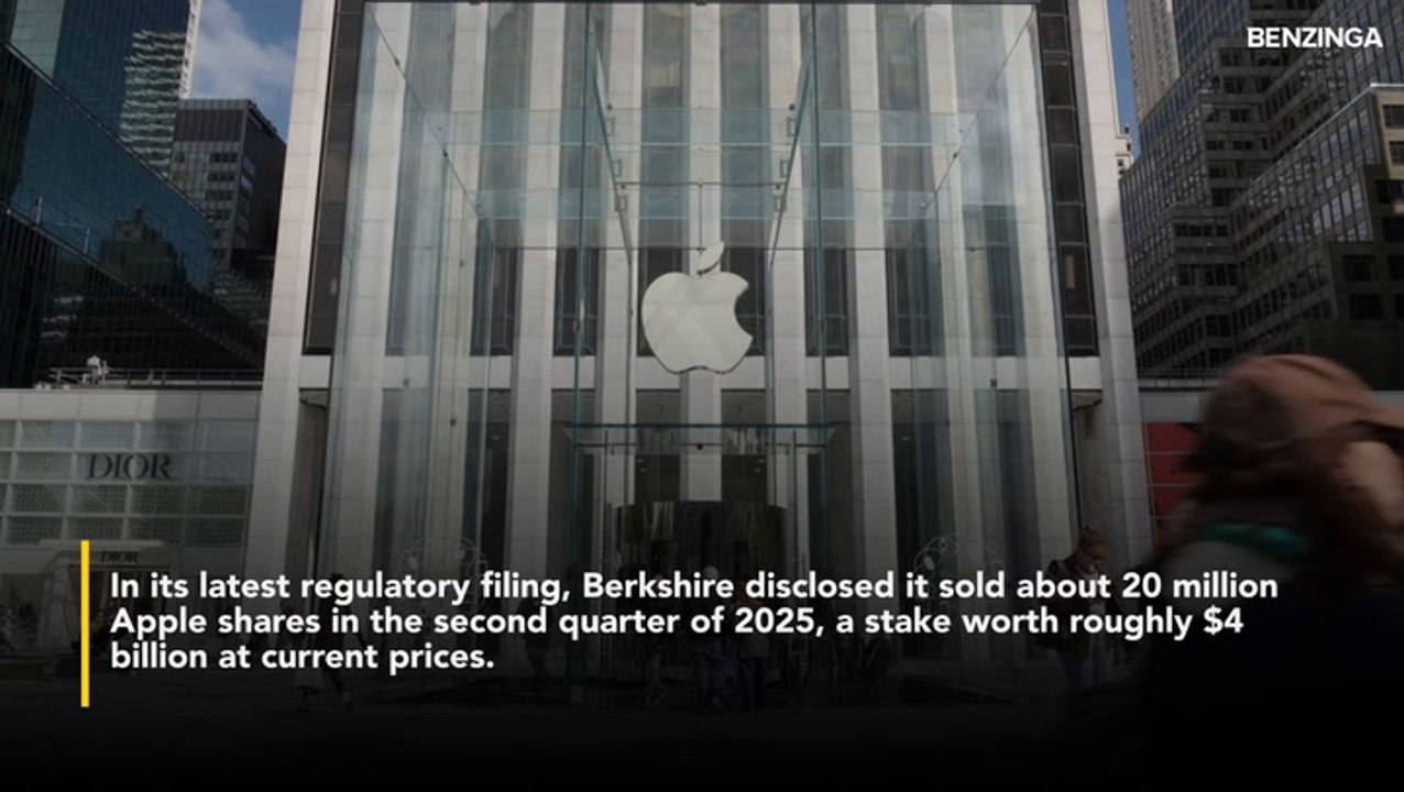 Warren Buffett Trims $4 Billion Apple Stake Despite Calling Tim Cook His Best Partner, Builds Record $344 Billion Cash Pile Instead