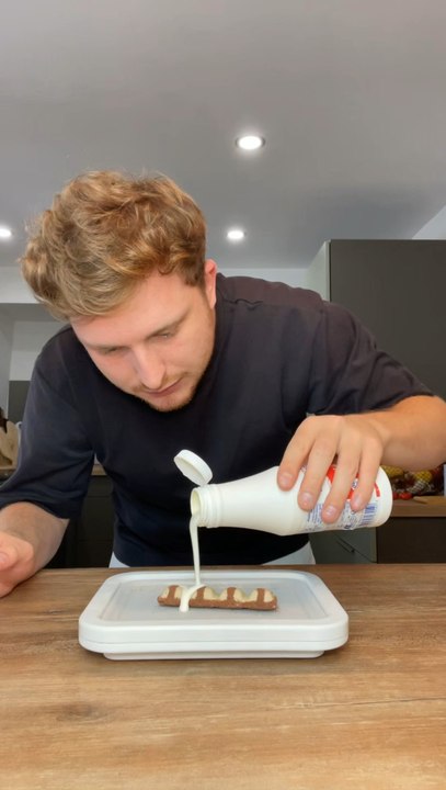 Des Rolls maison au Kinder Bueno White 😍✨ super bons et super faciles à faire… seul problème : je crois que je n’utilise pas les bons ingrédients 🤓✨ des conseils ?