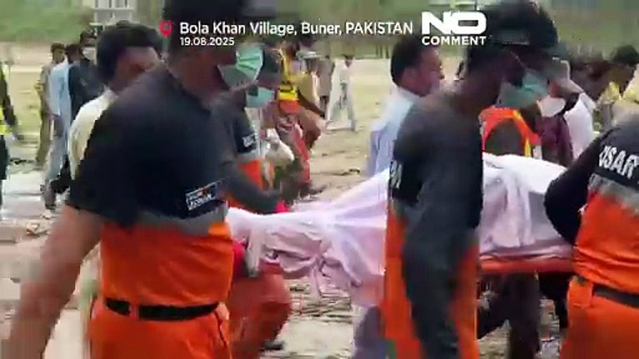 Rettungsteams durchsuchen Trümmer nach tödlichen Überschwemmungen in Pakistan