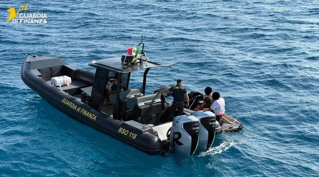 Gaeta, inseguimento in mare tra i bagnanti: fermati due pregiudicati su moto d'acqua (19.08.25)