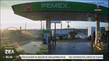 VIDEO: Automovilista embiste a un motociclista en Aguascalientes