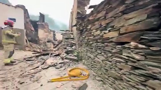 Los Bomberos de Valladolid luchan ya contra los incendios del Bierzo en León