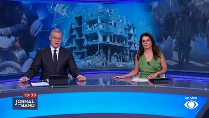 Protesto em Israel pede o fim do massacre em Gaza