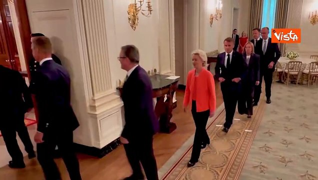 Trump, Zelensky e i leader Ue alla Casa Bianca, le immagini del dietro le quinte