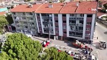 Sındırgı’da ağır hasarlı binalardan taşınma sürüyor