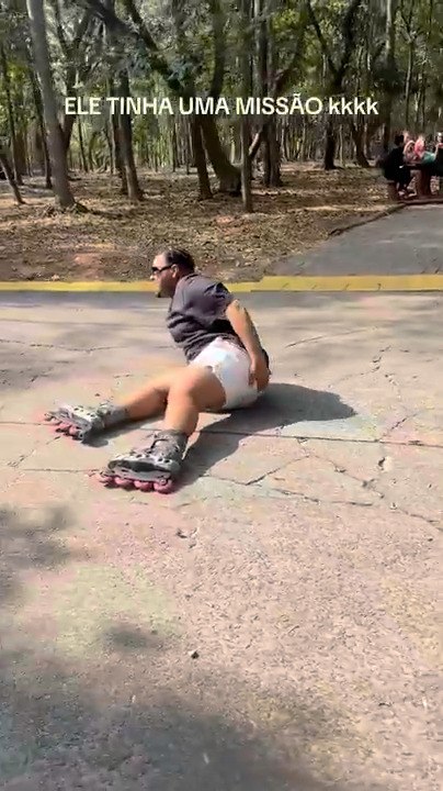 Man Falls Hard While Rollerblading at Park