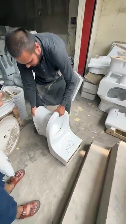 How Broken toilet repairing process