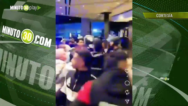 ¡Vergüenza en Argentina! Brutal agresión de la policía contra jugadores, cuerpo técnico e hinchas del Once Caldas