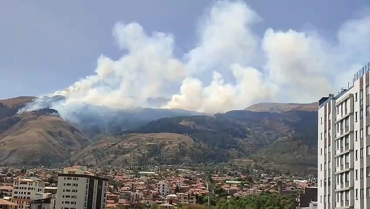 Cochabamba: Incendio en el Parque Tunari moviliza a Bomberos y voluntarios