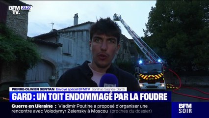 Un toit endommagé par la foudre dans le Gard: "C'est assez impressionnant", témoigne Julien, un habitant du village de Sanilhac-Sagriès