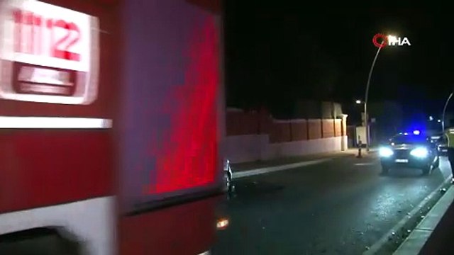 Büyükçekmece’de otomobil, TIR’a arkadan çarptı : 1 ölü, 4 yaralı