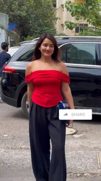 Bollywood Actress Neha Sharma Just Walking and Talking ❤️🔥😍 #nehasharma #bollywood #actresses #actressreels #actress