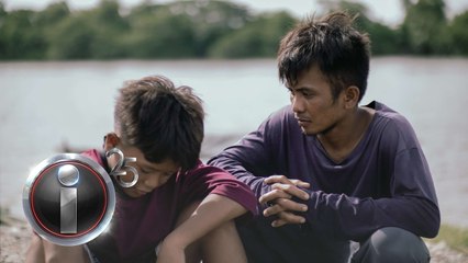 Mag-ama, magkasamang sumisisid at naghahango ng tahong mula sa Manila Bay | I-Witness