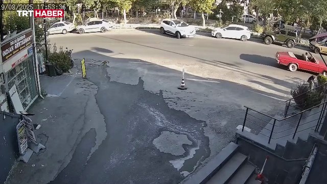 Freni boşalan kamyon 10 araca çarptı: 6 yaralı