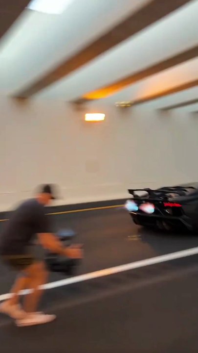 Handsome #Supercar #Lan Fujini #Professional shooting