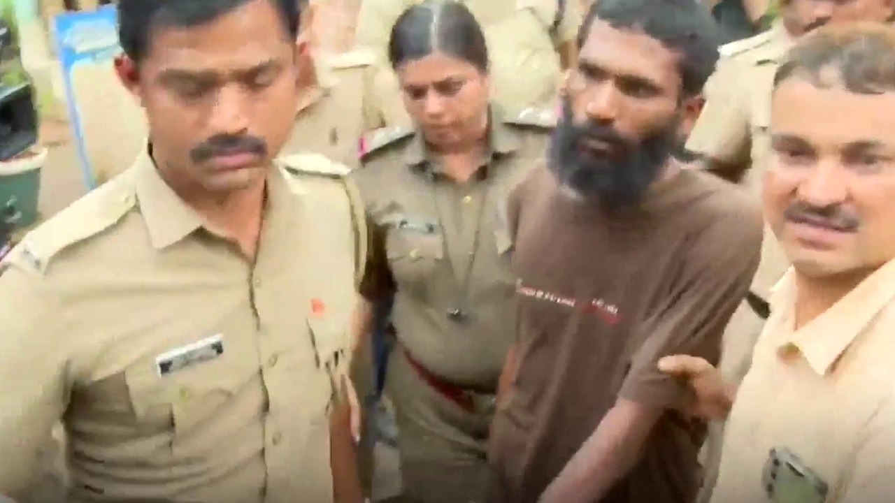 കമ്പി മുറിക്കാൻ ഗോവിന്ദച്ചാമി ഉപയോഗിച്ചത് പൊലീ...