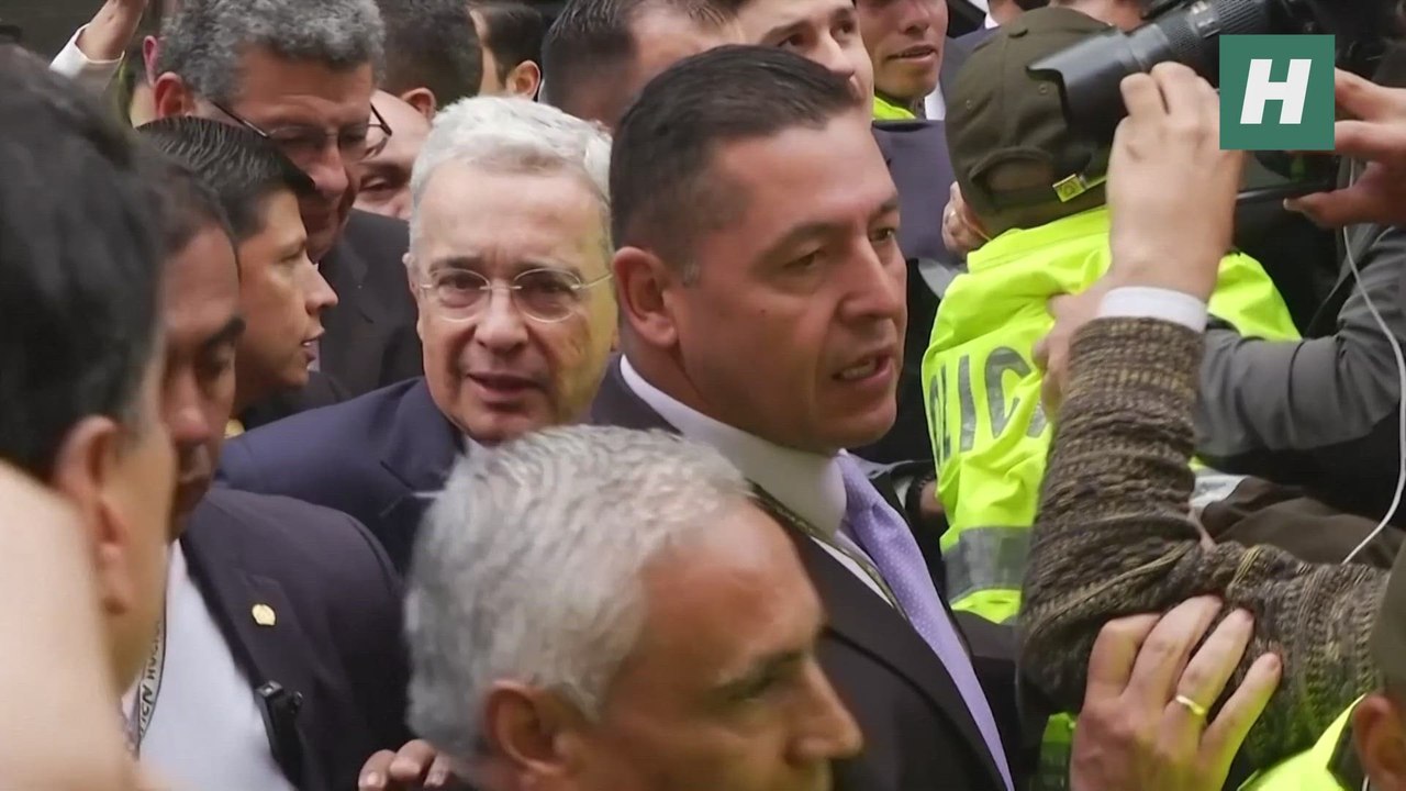 La justicia de Colombia ordena la libertad INMEDIATA del expresidente ÁLVARO URIBE