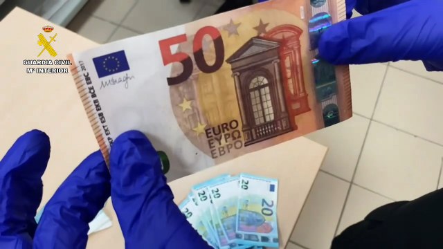 Detenido un conductor con 860 euros en billetes falsos