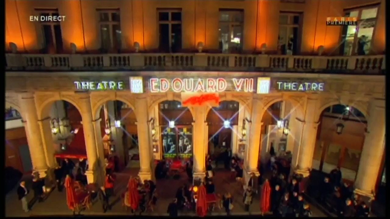 Johnny Hallyday – 19 novembre 2011 – Présentation de Paradis sur Terre (Paris Première – Théâtre Édouard VII)