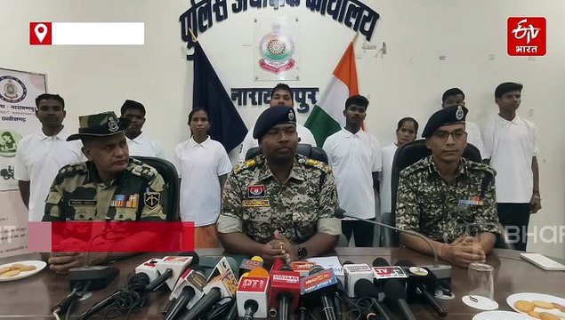 नारायणपुर में बड़ा नक्सली आत्मसमर्पण: 8 लाख के इनामी डॉक्टर सहित 30 लाख के आठ माओवादियों का सरेंडर