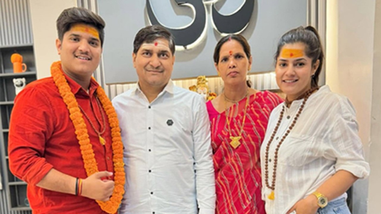 Bigg Boss 19 Contestant Mridul Tiwari Net worth, Family, Youtube Income, Car Collection and More