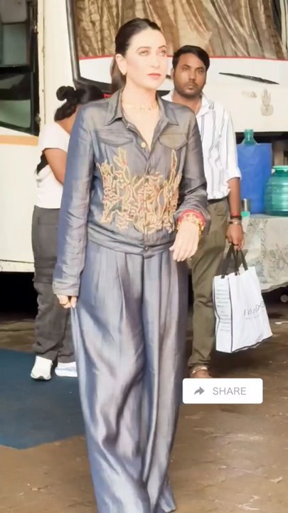 Bollywood Actress Karishma Kapoor arrived at Flimcity Mumbai 🔥🥰❤️ #karishmakapoor #bollywood #actresses #actressreels
